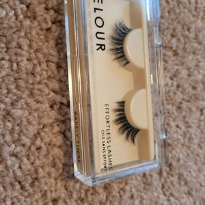 New velour effortless no trim lashes in barely there